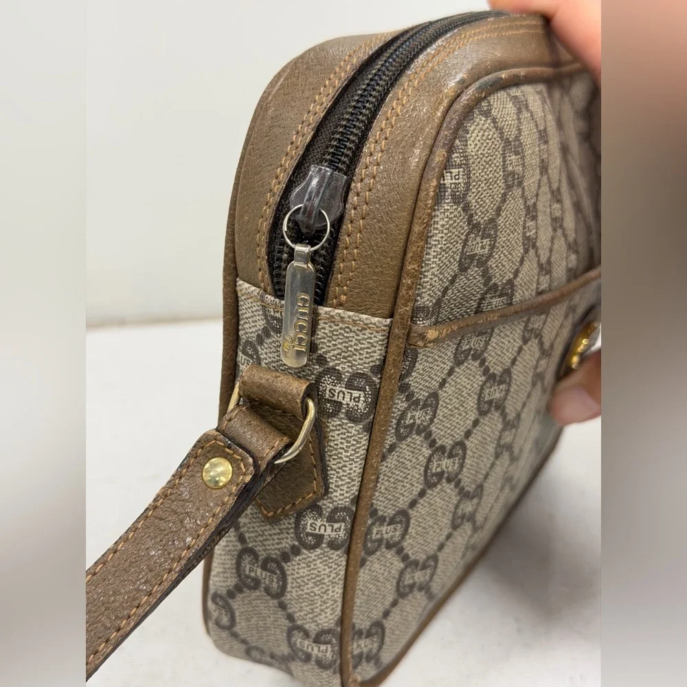 Vintage GUCCI Plus GG Clutch with Wrist Strap - Picture 10 of 14